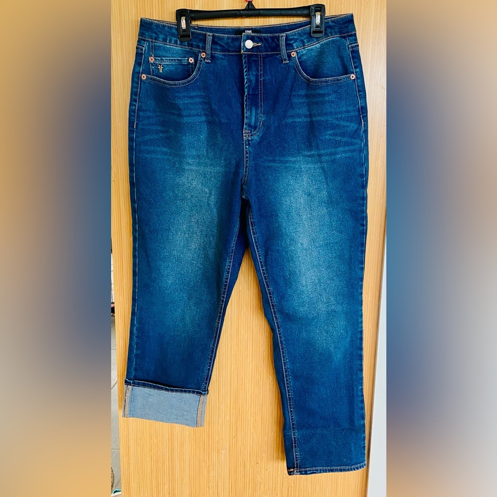 Frye Relaxed Fit Blue Jeans (NWOT)